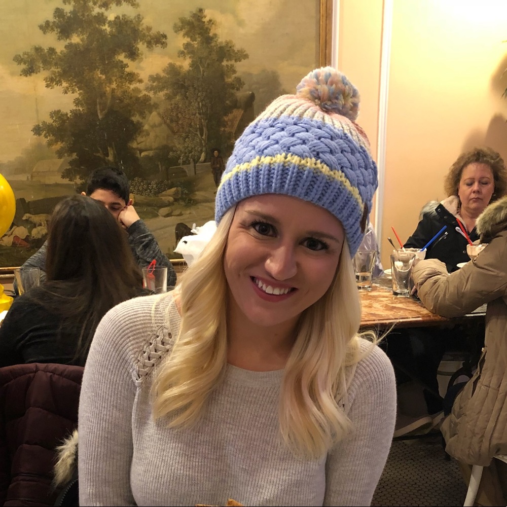 Meet your Posher, Alyssa
